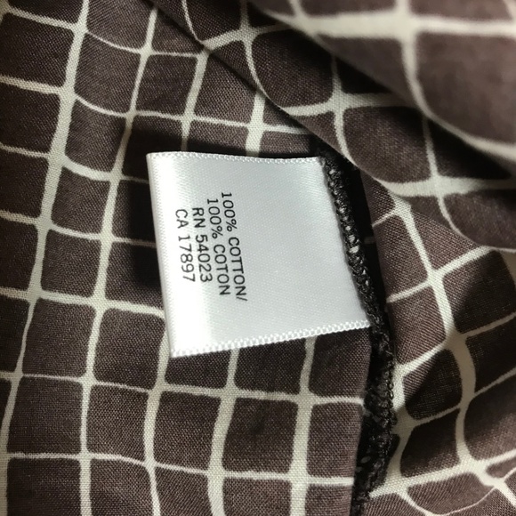 Banana Republic Short Sleeved Button Up Shirt PM - Picture 7 of 8